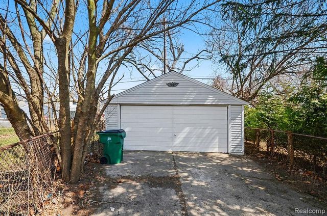 24834 Schroeder Avenue, Eastpointe, MI 48021