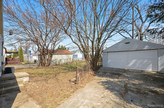 24834 Schroeder Avenue, Eastpointe, MI 48021