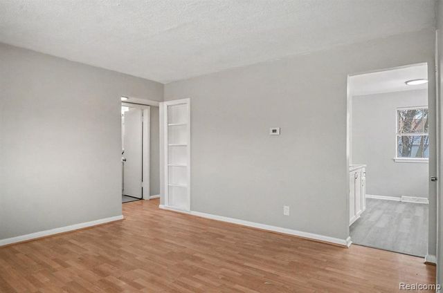 24834 Schroeder Avenue, Eastpointe, MI 48021