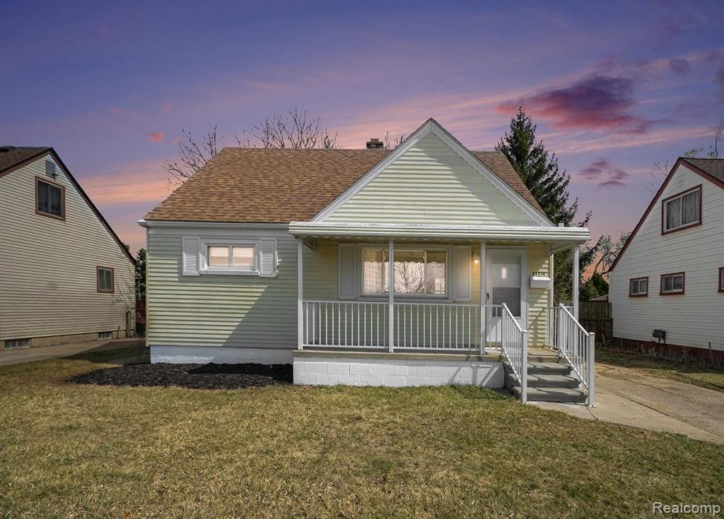 24834 Schroeder Avenue, Eastpointe, MI 48021