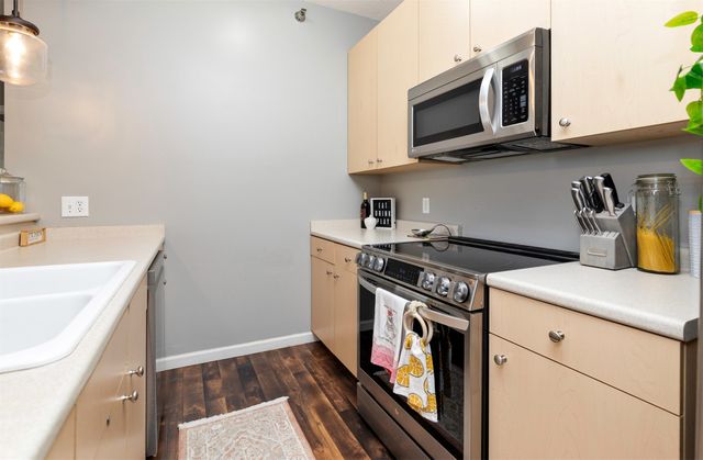 1740 SE L.a. Grant Parkway 30, Waukee, IA 50263