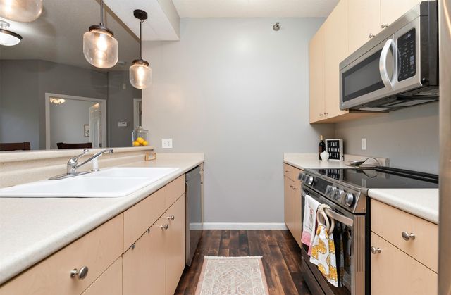 1740 SE L.a. Grant Parkway 30, Waukee, IA 50263