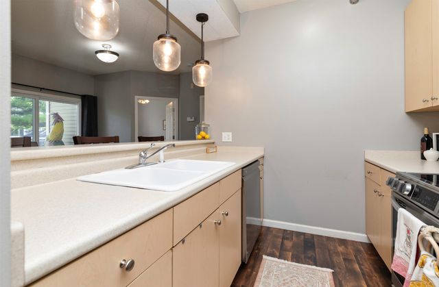 1740 SE L.a. Grant Parkway 30, Waukee, IA 50263