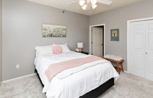 1740 SE L.a. Grant Parkway 30, Waukee, IA 50263