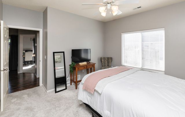 1740 SE L.a. Grant Parkway 30, Waukee, IA 50263