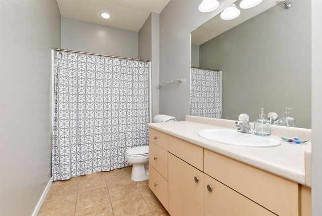 1740 SE L.a. Grant Parkway 30, Waukee, IA 50263