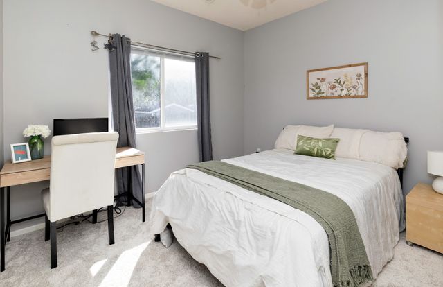 1740 SE L.a. Grant Parkway 30, Waukee, IA 50263