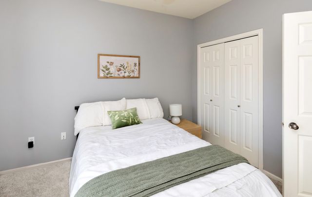 1740 SE L.a. Grant Parkway 30, Waukee, IA 50263