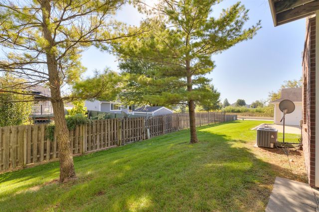 1740 SE L.a. Grant Parkway 30, Waukee, IA 50263