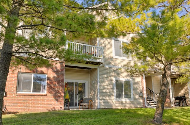 1740 SE L.a. Grant Parkway 30, Waukee, IA 50263