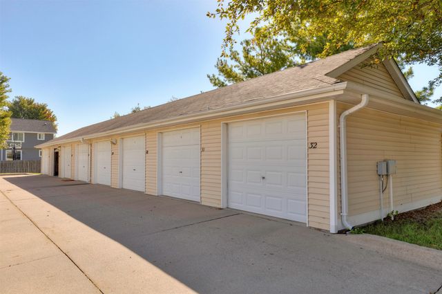 1740 SE L.a. Grant Parkway 30, Waukee, IA 50263