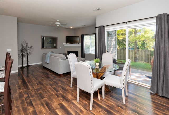 1740 SE L.a. Grant Parkway 30, Waukee, IA 50263