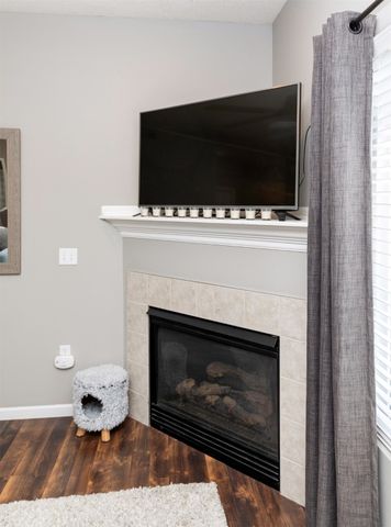 1740 SE L.a. Grant Parkway 30, Waukee, IA 50263