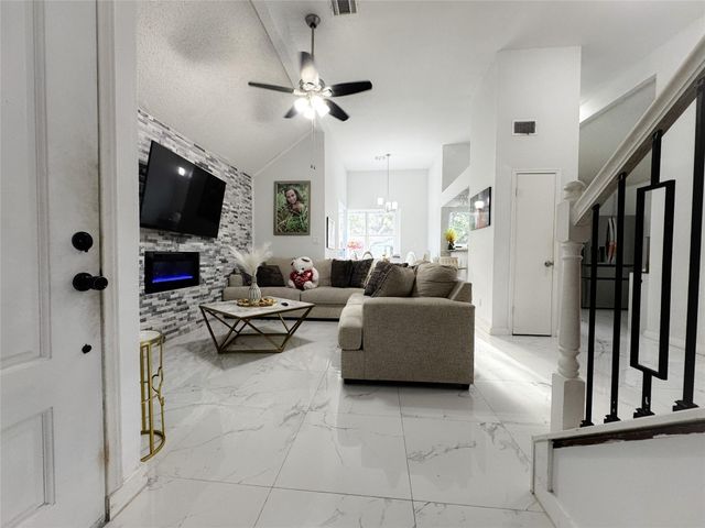 11549 Springshire Drive, Houston, TX 77066