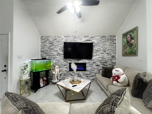 11549 Springshire Drive, Houston, TX 77066