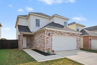 257 Michelle Drive, Grand Prairie, TX 75051