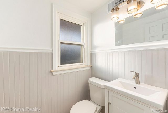 18904 Roselawn Street, Detroit, MI 48221