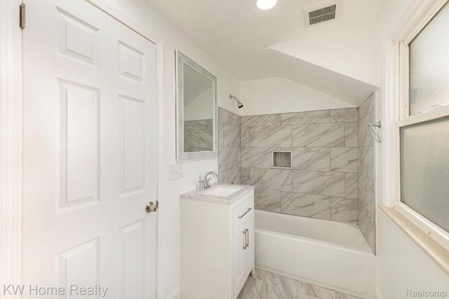 18904 Roselawn Street, Detroit, MI 48221