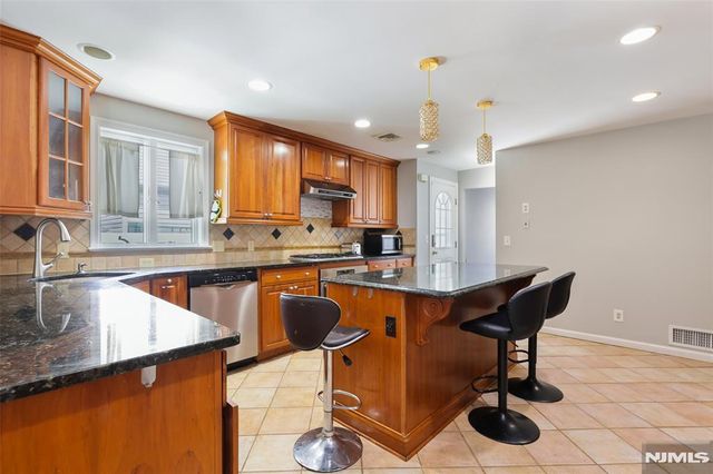 12-22 Sumner Place, Fair Lawn, NJ 07410