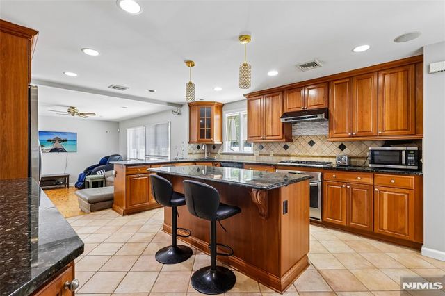 12-22 Sumner Place, Fair Lawn, NJ 07410