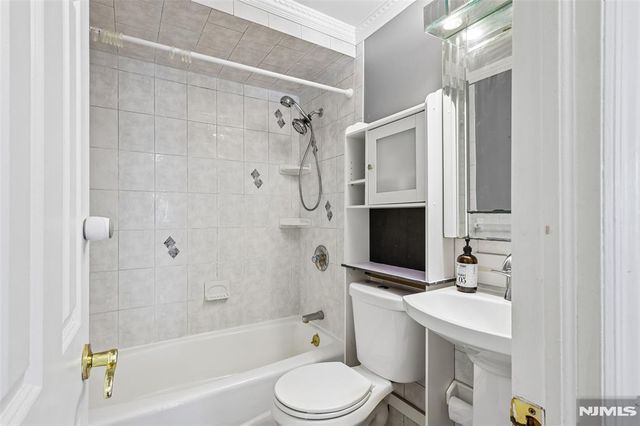 12-22 Sumner Place, Fair Lawn, NJ 07410