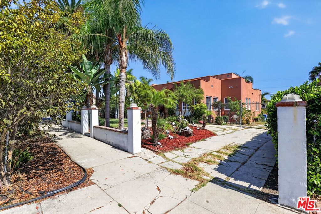5300 Chesley Avenue, Los Angeles, CA 90043 — photo 3
