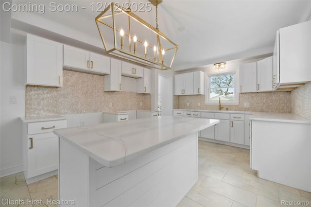 23021 Donaldson Street, Dearborn, MI 48124