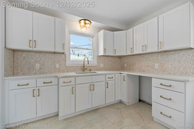 23021 Donaldson Street, Dearborn, MI 48124