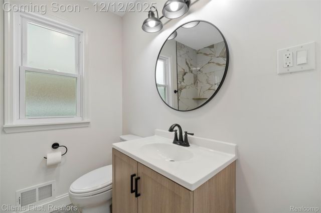 23021 Donaldson Street, Dearborn, MI 48124