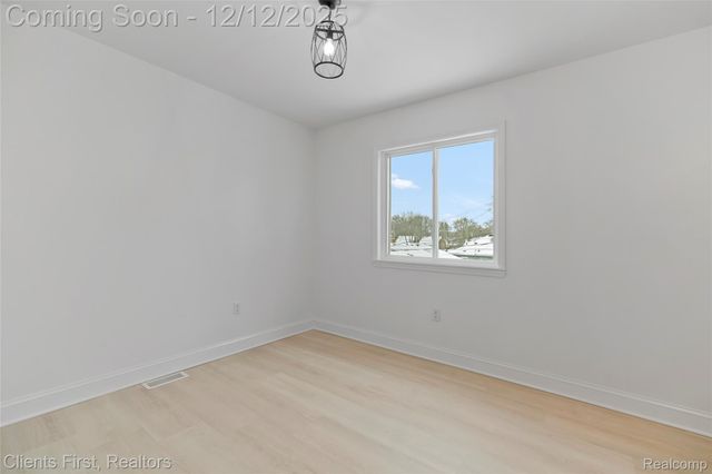 23021 Donaldson Street, Dearborn, MI 48124