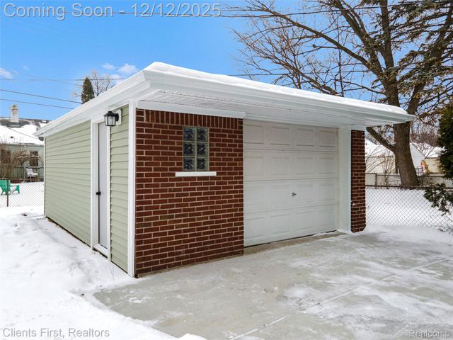 23021 Donaldson Street, Dearborn, MI 48124