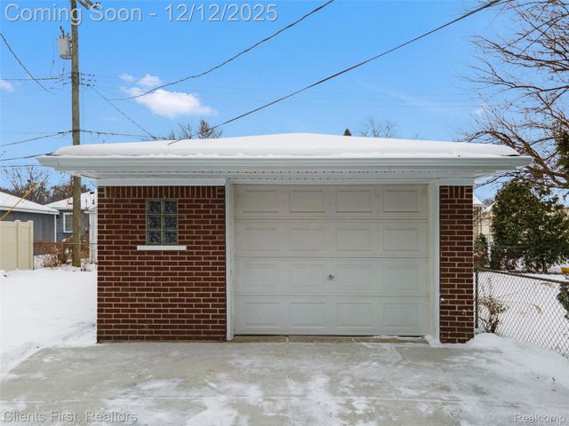 23021 Donaldson Street, Dearborn, MI 48124