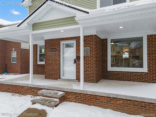 23021 Donaldson Street, Dearborn, MI 48124