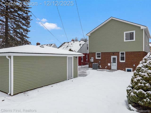 23021 Donaldson Street, Dearborn, MI 48124