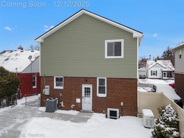 23021 Donaldson Street, Dearborn, MI 48124