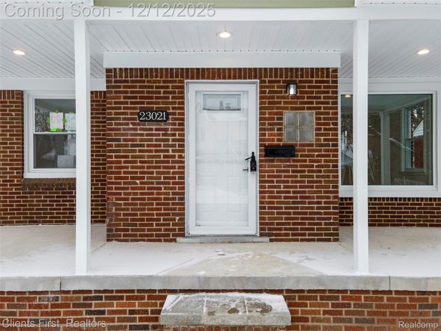 23021 Donaldson Street, Dearborn, MI 48124