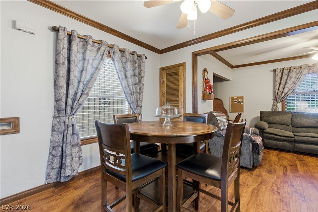 Image 10 of property listing at 434 Las Casitas Way, Las Vegas, NV 89121