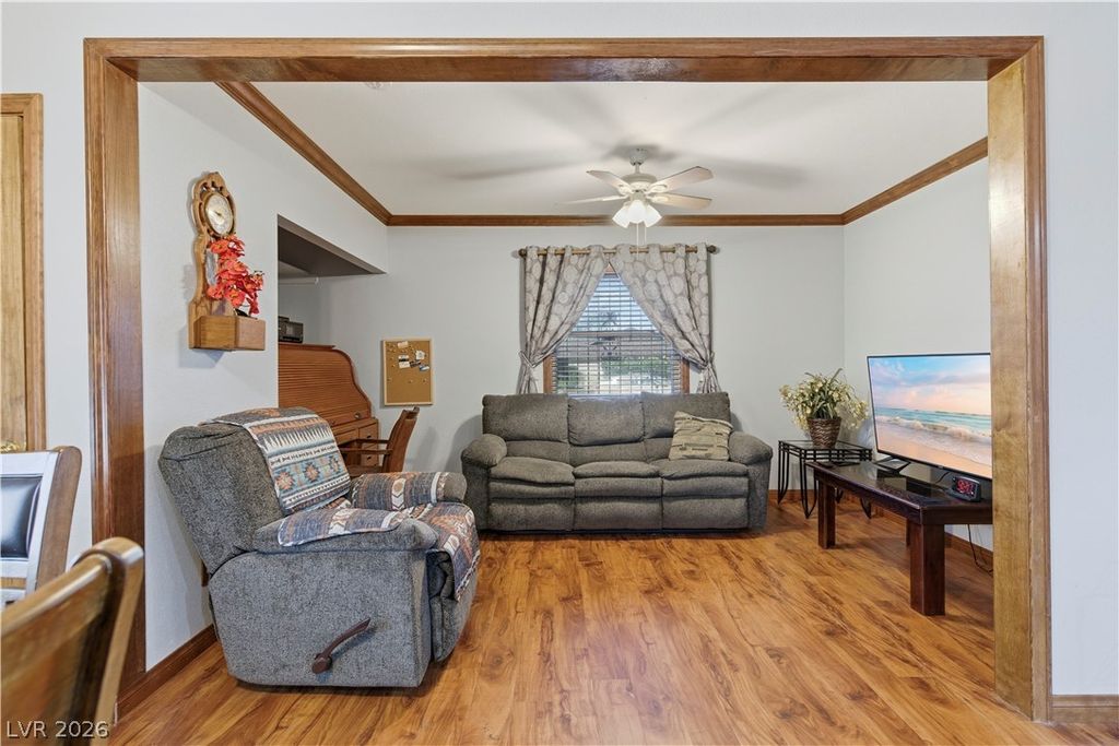 Image 11 of property listing at 434 Las Casitas Way, Las Vegas, NV 89121