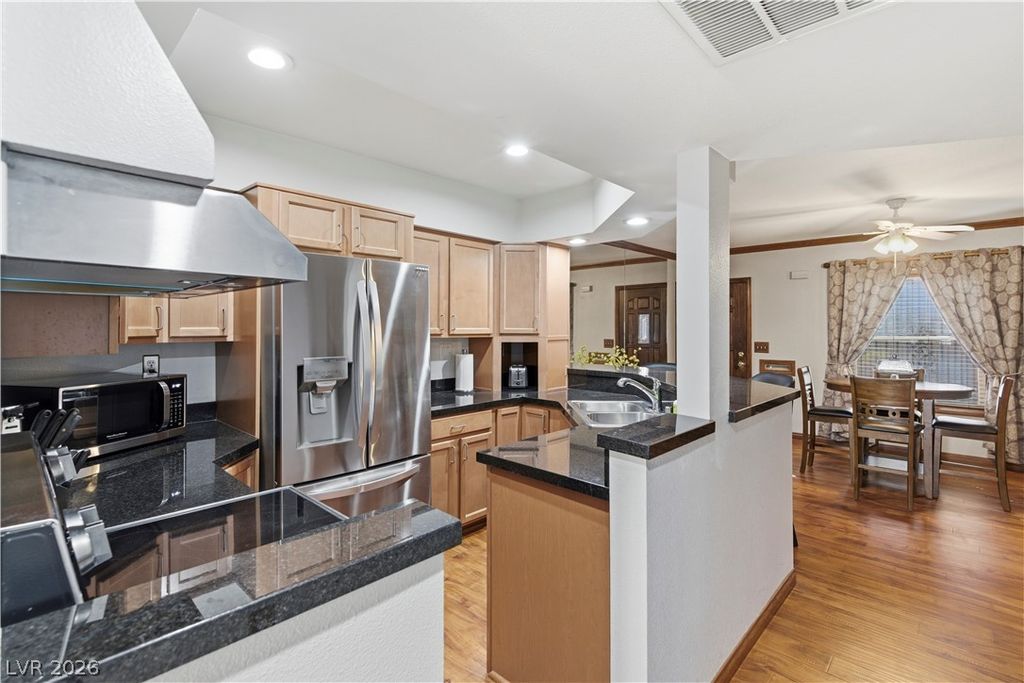 Image 15 of property listing at 434 Las Casitas Way, Las Vegas, NV 89121
