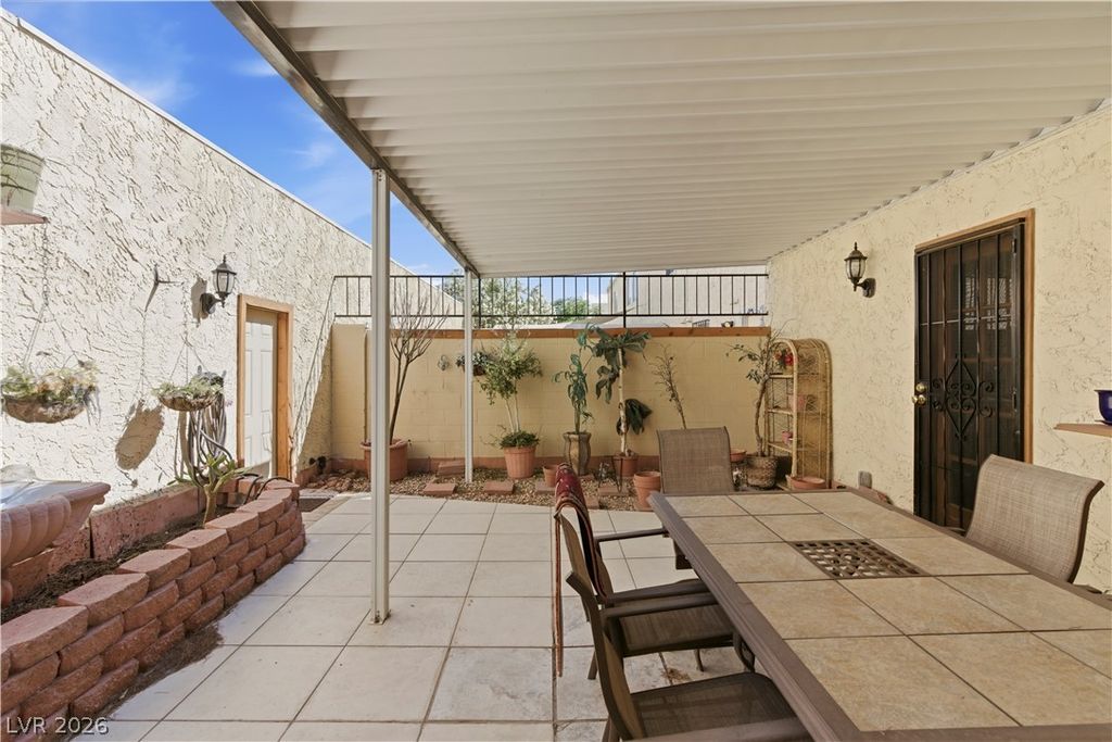 Image 34 of property listing at 434 Las Casitas Way, Las Vegas, NV 89121