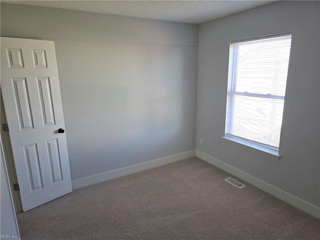 2100 Fort Belvoir DR, Virginia Beach, VA 23454