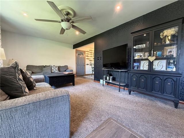 20 W Meyer, Neshannock Twp, PA 16105