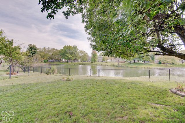 1531 Lake Point Lane N, Greenwood, IN 46142