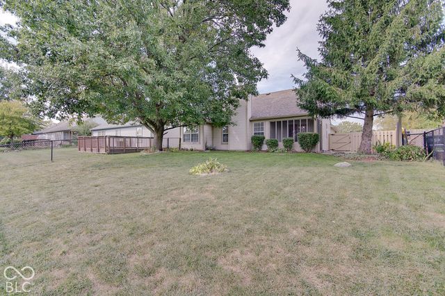 1531 Lake Point Lane N, Greenwood, IN 46142