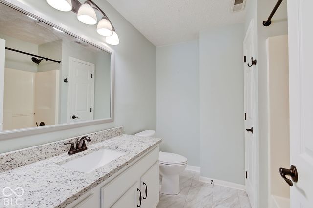 1531 Lake Point Lane N, Greenwood, IN 46142