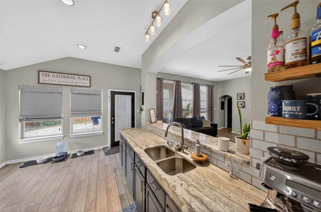 500 Virginia Court, White House, TX 75791