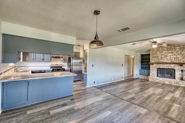 1702 Sunset DR, Marble Falls, TX 78654