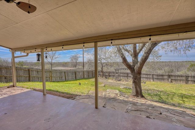 1702 Sunset DR, Marble Falls, TX 78654