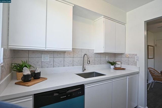 1387 Del Rio Circle D, Concord, CA 94518