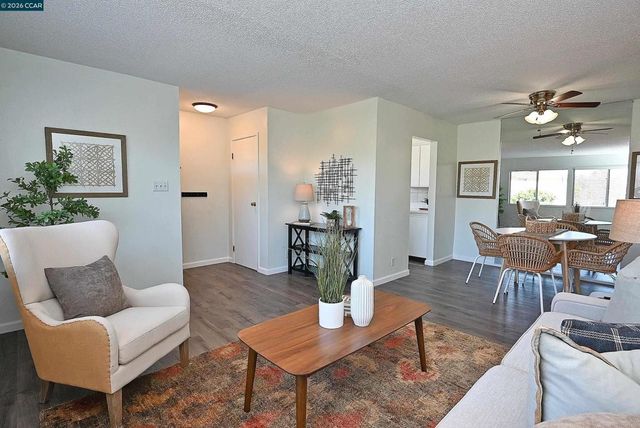 1387 Del Rio Circle D, Concord, CA 94518